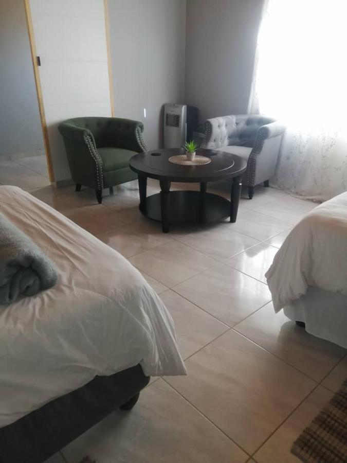 Tuvawa Luxury Suites Уолфиш-Бей Экстерьер фото